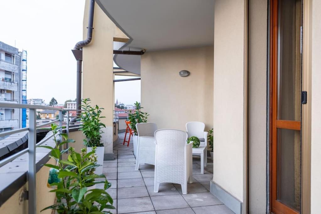 Attico Vicino Milano, Mxp, Rho Fiera Apartment Busto Arsizio Bagian luar foto