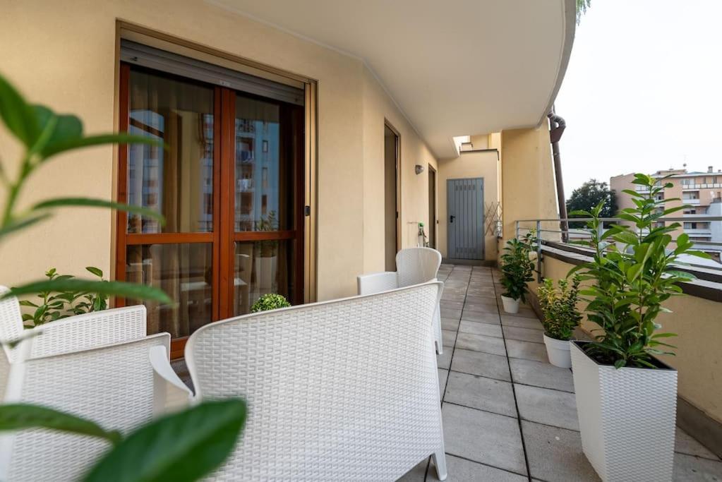 Attico Vicino Milano, Mxp, Rho Fiera Apartment Busto Arsizio Bagian luar foto