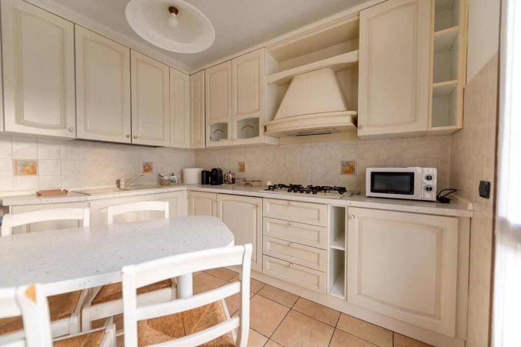 Attico Vicino Milano, Mxp, Rho Fiera Apartment Busto Arsizio Bagian luar foto