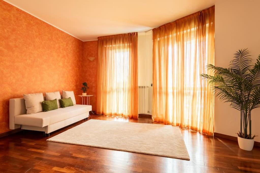 Attico Vicino Milano, Mxp, Rho Fiera Apartment Busto Arsizio Bagian luar foto